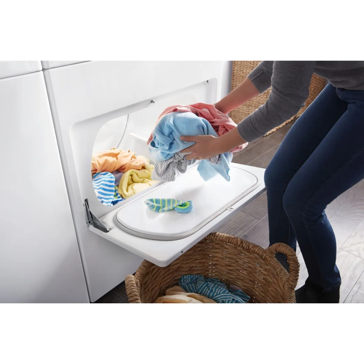 Whirlpool 7,0 pi³ Sécheuse électrique à chargement frontal – Modèle WED4850HW